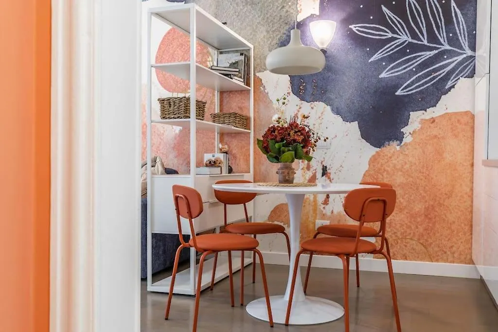 Central Station & Shuttle Airport Stop 2' Walk Apartment Milan